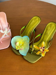 Zendaya | Open Low-heeled Sandals with Flower Details