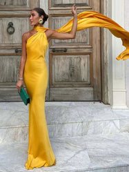 Stella | Vestido com Capa Atemporal